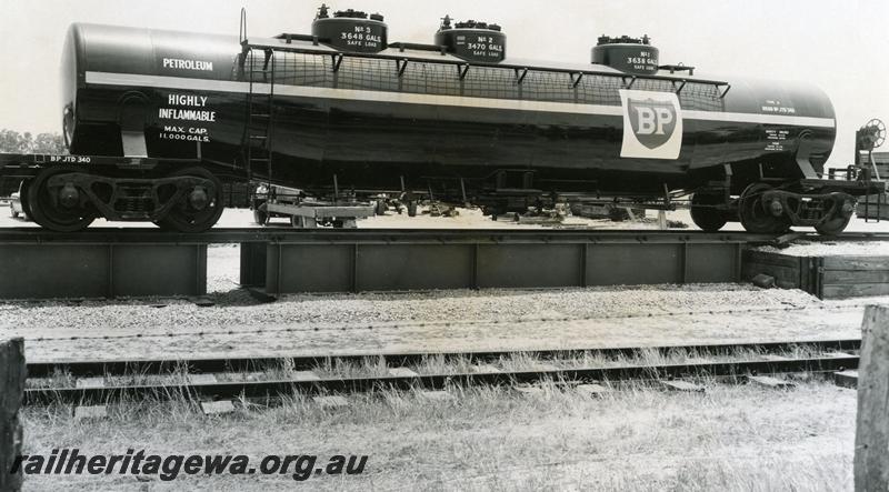 P00655
JTD class 340 bogie tank wagon owned by BP, end and side view
