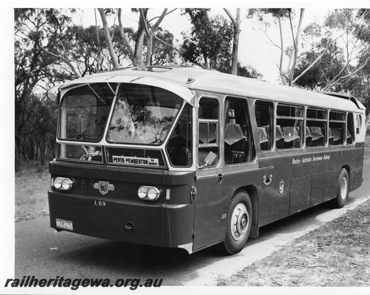 P00658
Railway bus, L69, front and side view
