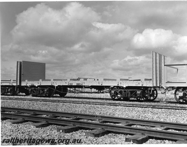 P00674
WSF class 30605 flat wagon with end bulkheads, side view
