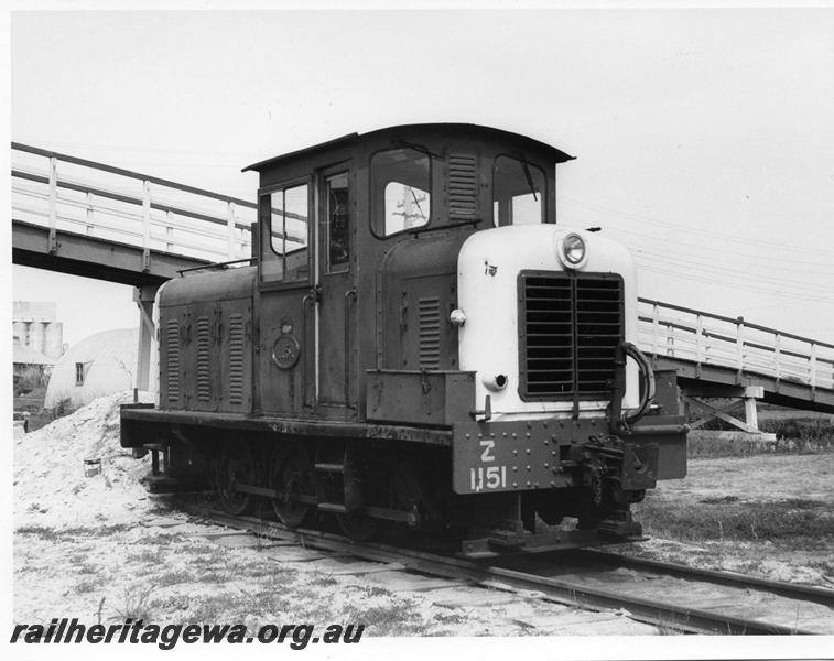 P00681
Z class 1151, side and front view
