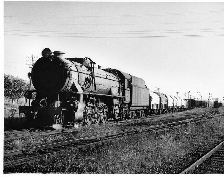 P00718
V class 1215, goods train, Picton, SWR line
