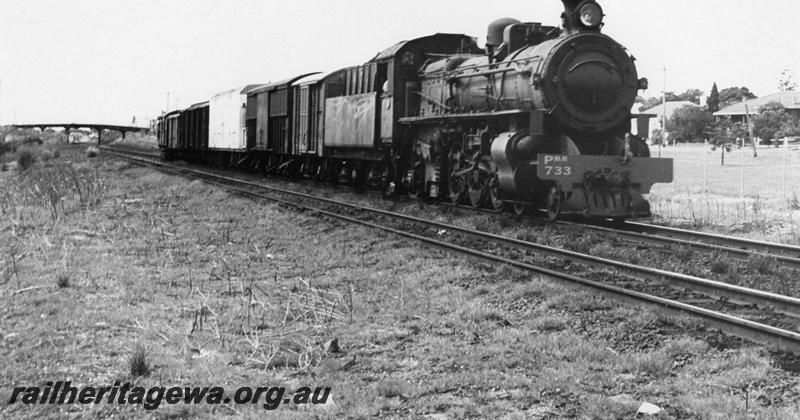 P00737
PMR class 733, goods train, Cottesloe, Eric Street bridge in background
