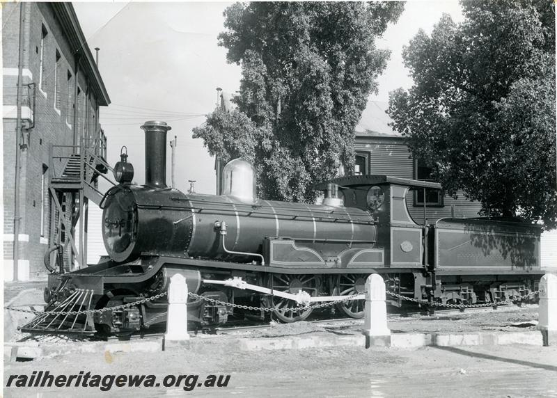 P00766
R class 174, Railway Institute, Midland Junction, front and side view, on display
