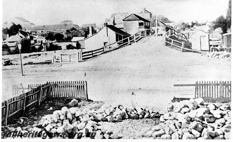 P00792
Barrack Street Bridge looking north, the original bridge
