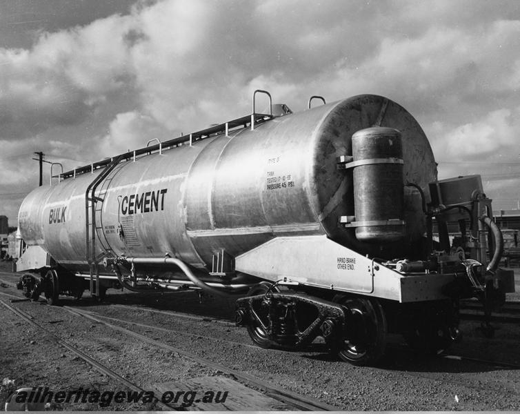 P00808
XR class bulk cement wagon, side and end view
