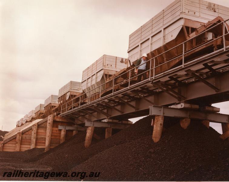 P00809
WMD class wagons, Kewdale, being unloaded 
