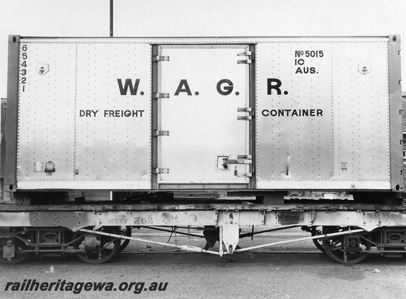 P00826
Jetty wagon 203, Dry Freight Container, No.5015, side view
