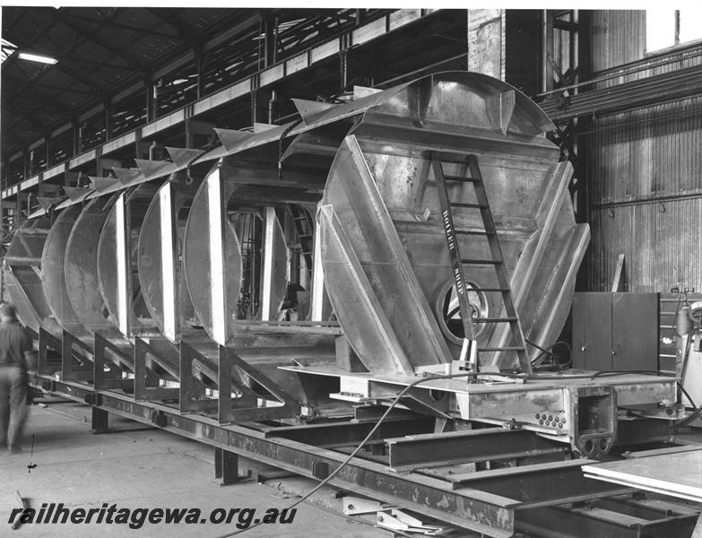 P00842
XF class alumina hopper, Midland Workshops, under construction
