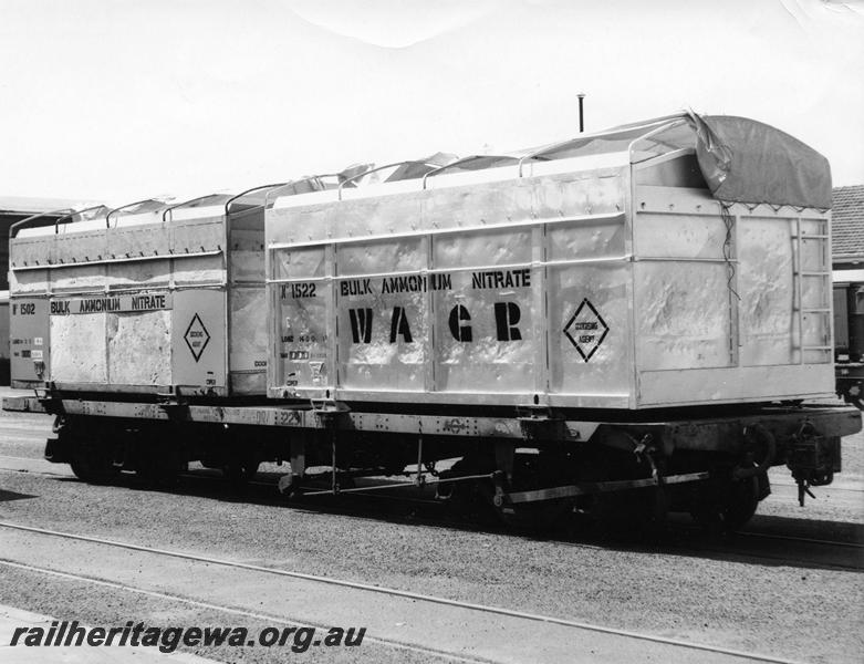 P00878
QRA class 22911 container wagon with bulk Ammonium Nitrate containers, side and end view 
