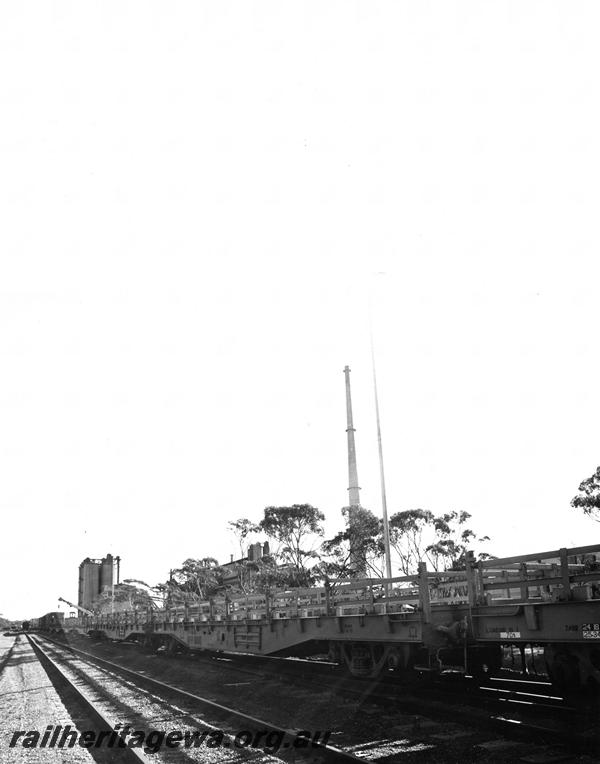 P00907
WFD class standard gauge flat wagons, (later reclassified to WFDY), adapted for carrying nickel matte
