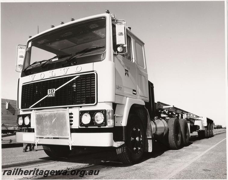 P00914
Railway Road Service Volvo semi trailer, front and side view
