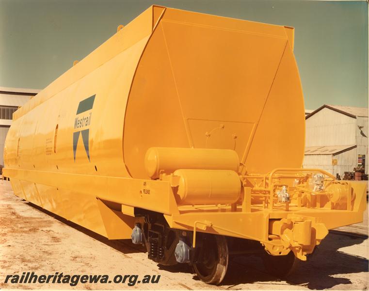 P00975
XO class woodchip wagon, as new, side and end view
