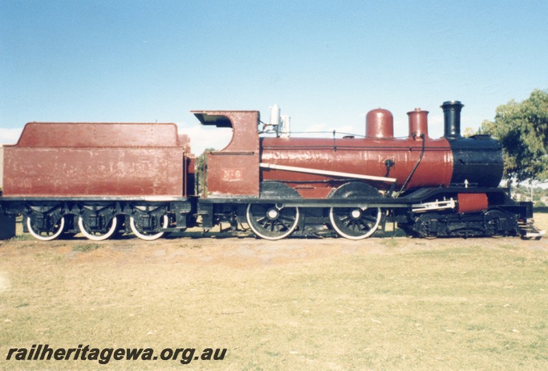 P01038
MRWA loco B class 6, Geraldton, side view, on display
