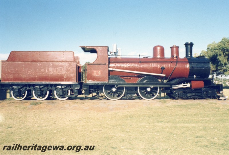 P01038
MRWA loco B class 6, Geraldton, side view, on display
