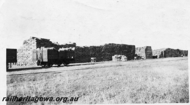 P01068
Stacks of bagged wheat, Mukinbudin, WLB line
