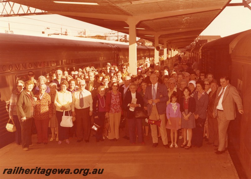 P01084
Large group on platform at Sydney Central Railway Station, 