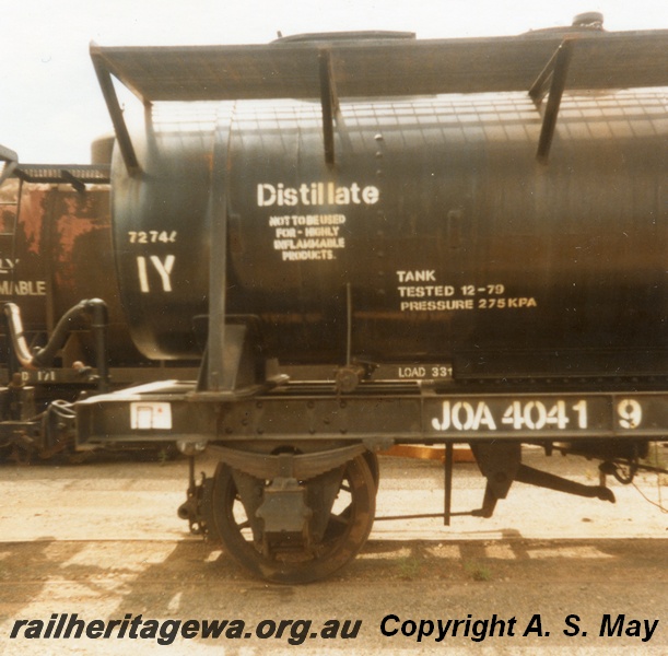 P01093
JOA class 40419, North Fremantle, side view of the left hand end of the wagon
