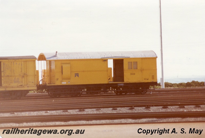 P01113
Z class 222, Robbs Jetty, side view.
