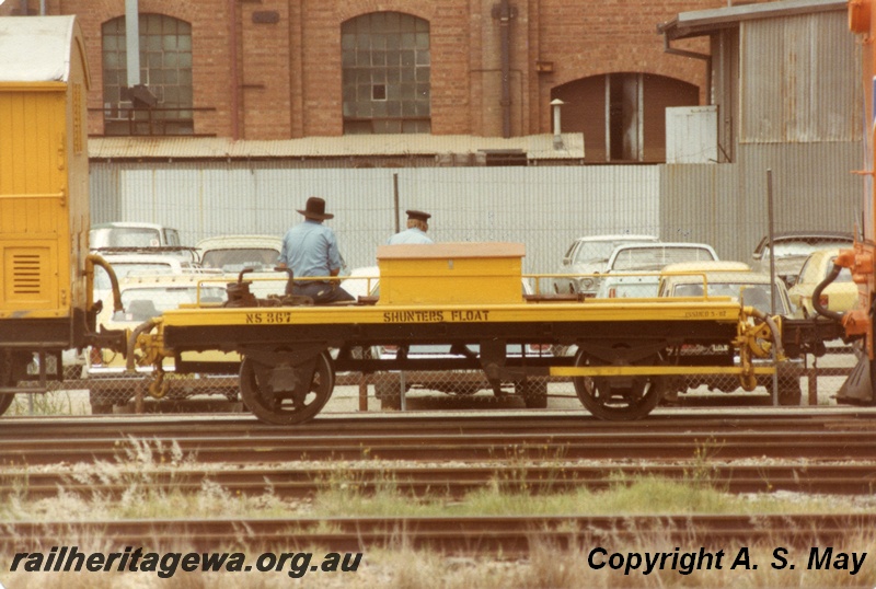 P01137
NS class 367 shunters float, between loco and van, Midland, ER line.
