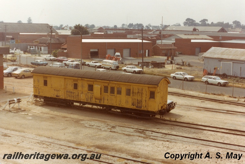 P01152
VC class 5088 accident van, ex ZA class 191, yellow livery, elevated side and end view, Claisebrook, ER line.
