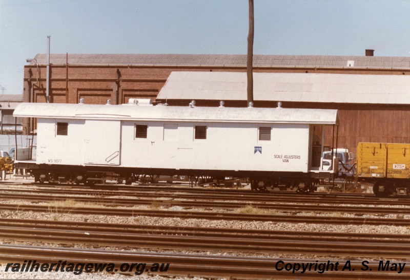 P01159
VS class 5077 scale adjusters van, white livery, side view, Midland, ER line.
