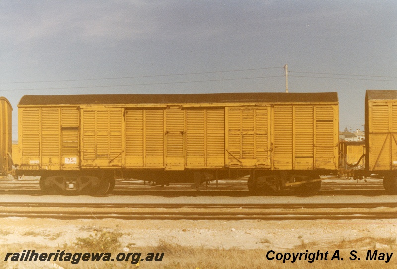 P01161
VD class 23103 louvered van, yellow livery, side view, Leighton, ER line.
