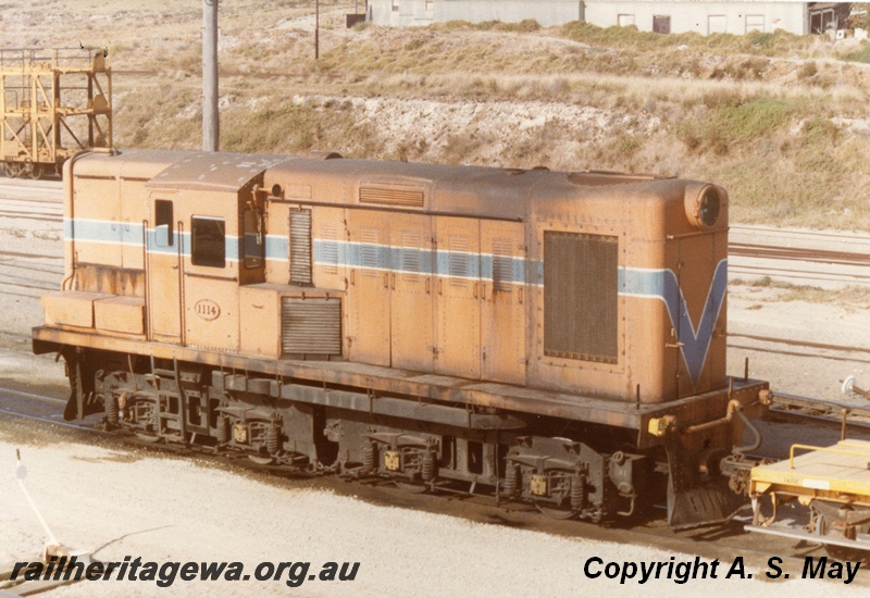 P01168
Y class 1114 diesel shunting locomotive, orange livery, side and front view, Leighton, ER line.
