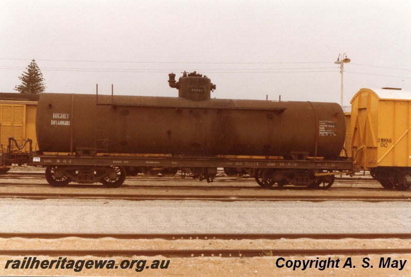 P01178
JRA class 287, Leighton, side view, end of DC class 21998 in the view
