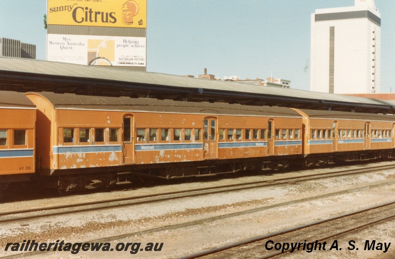 P01206
AY class 455 suburban carriage, Perth Station, end and side view, view across the tracks taken from Platform 5
