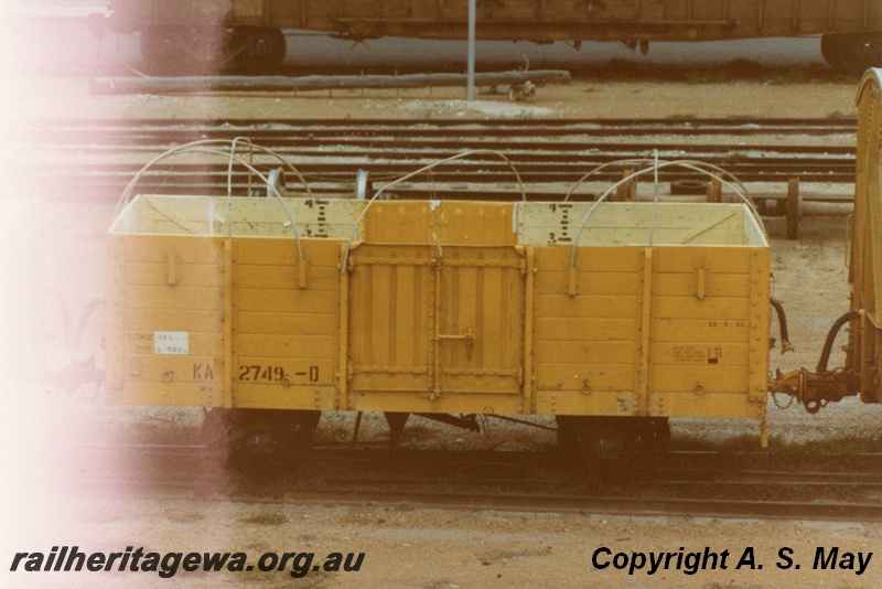 P01215
KA class 2749, North Fremantle, elevated side view
