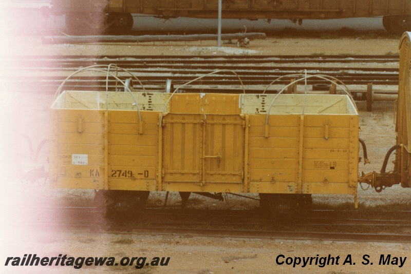 P01215
KA class 2749, North Fremantle, elevated side view
