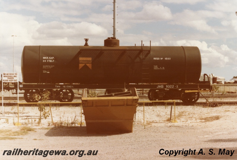 P01227
JHS class 1022-X, Kewdale, side view
