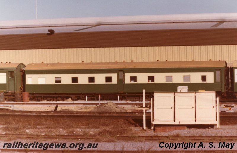 P01248
AZ class 436 carriage, green and cream livery, side view, relay boxes in the foreground, Claisebrook, ER line.
