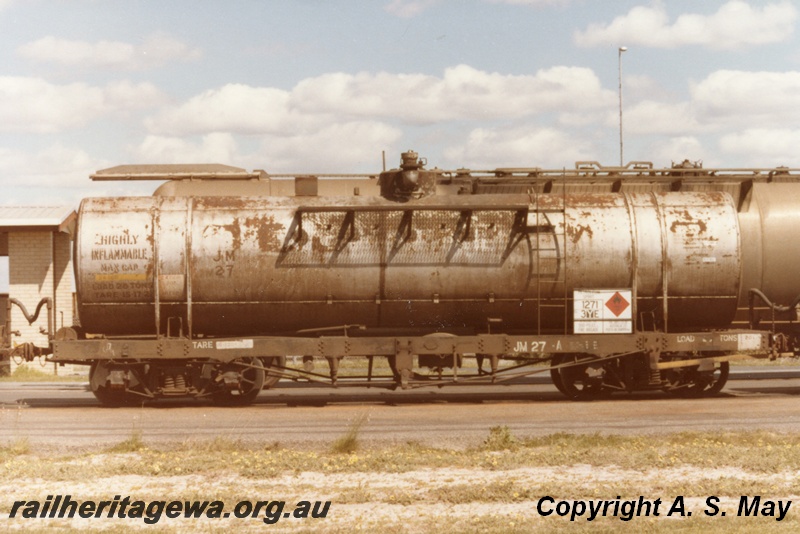 P01252
JM class 27 bogie tanker built for Shell, side view, Kewdale.
