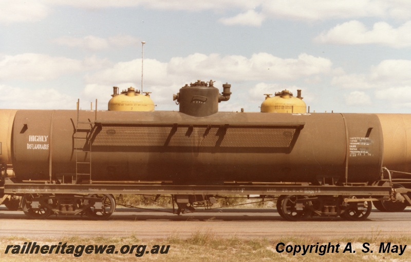 P01254
JRA class 257 bogie tanker built for Vacuum Oil, side view, Kewdale.
