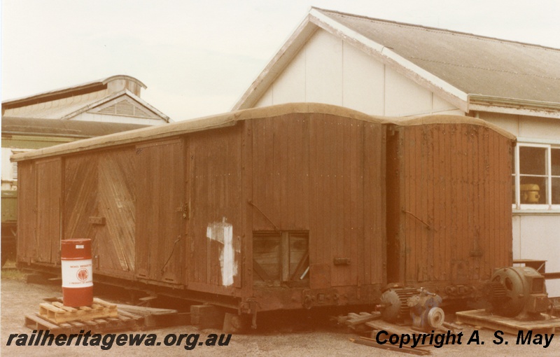 P01278
V class bogie van with diagonal planking, grounded, Midland Workshops, side and end view
