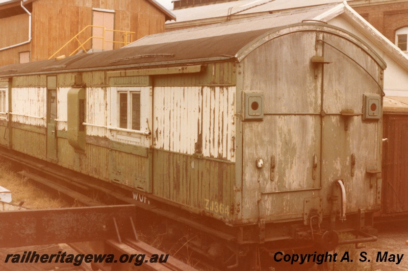 P01279
ZJ class 364 passenger brakevan, Midland Workshops, side and end view
