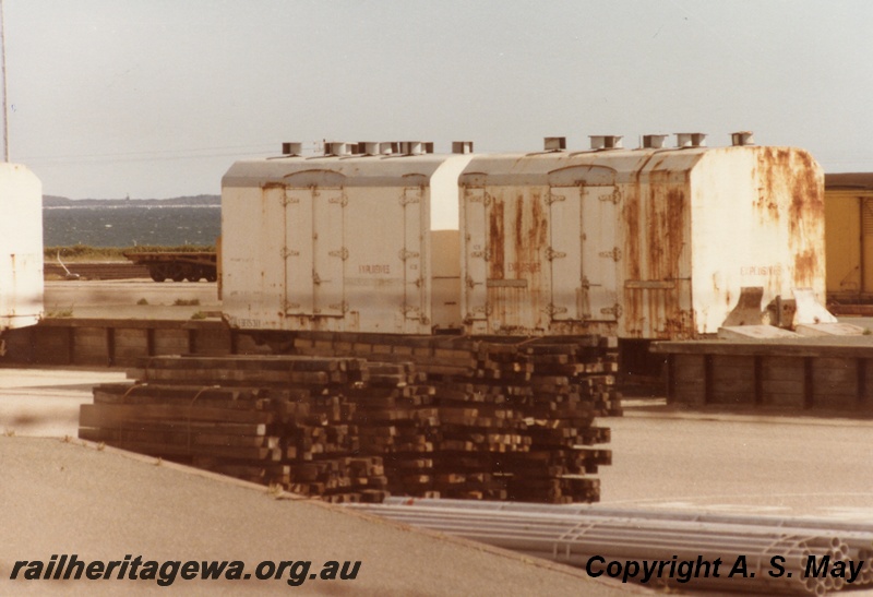 P01286
EBE class 15311, EBE class 15312, Robbs Jetty, side and end view
