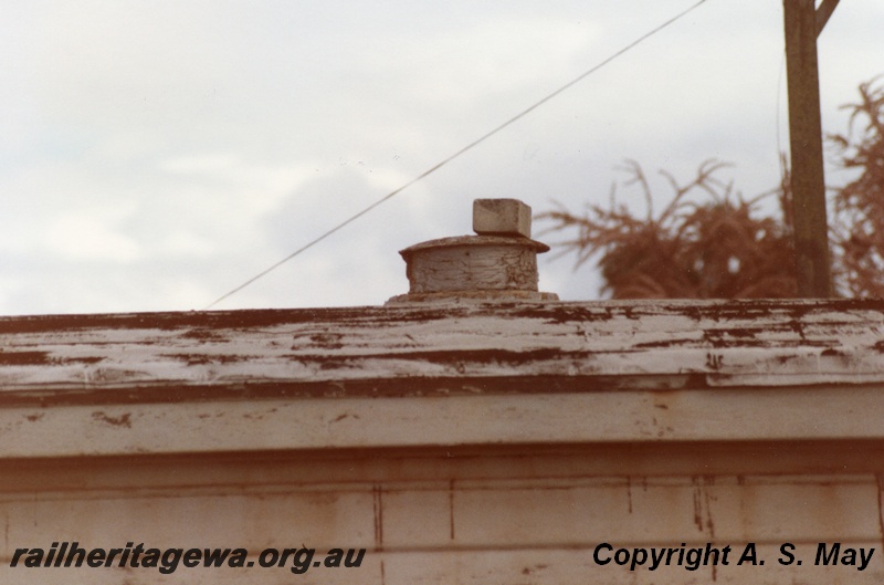 P01294
5 of 7 views of ex MRWA J class carriages abandoned on a property in South Guildford, now Rosehill, since demolished, view of the oil lamp on the roof.
