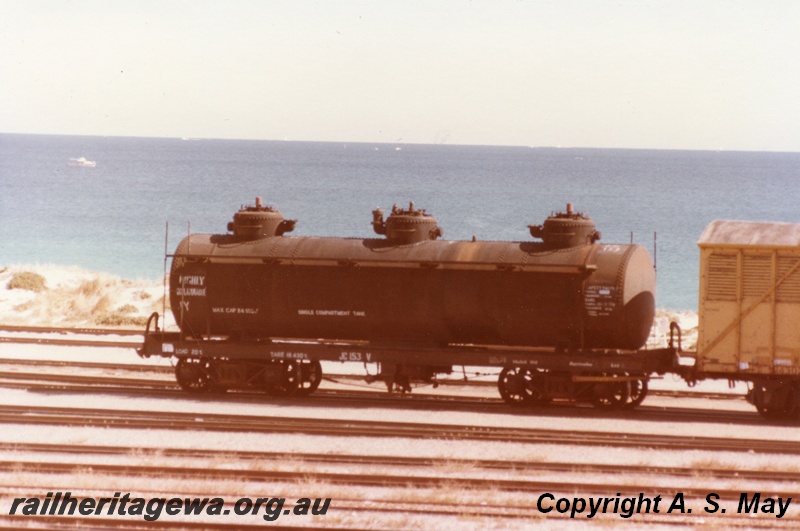 P01308
JC class 153 Vacuum Oil fuel oil tanker, side and end view, Leighton, ER line.
