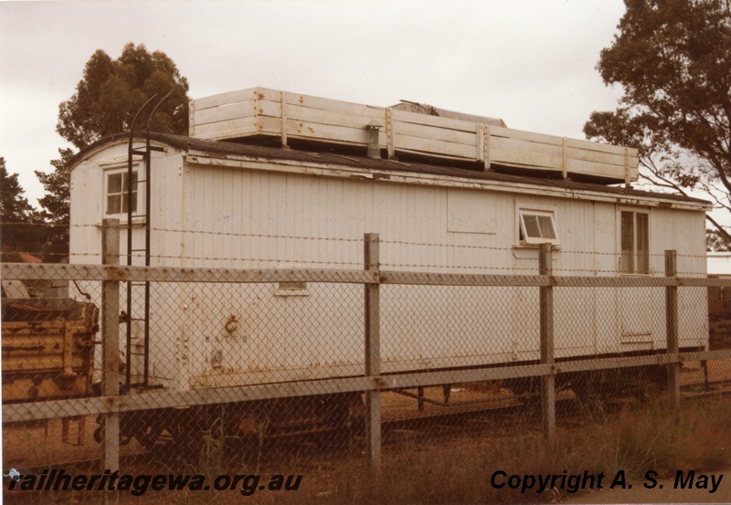 P01355
VW class 3386, ex V class bogie van, white livery, Narrogin, GSR line, end and side view
