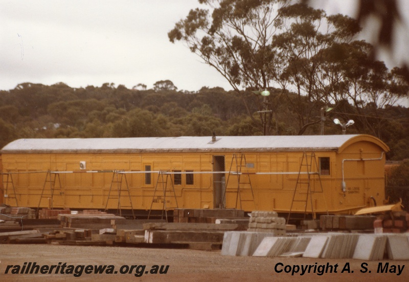 P01358
VW class 5074, ex AS class carriage, yellow livery, Narrogin, GSR line, side and end view.
