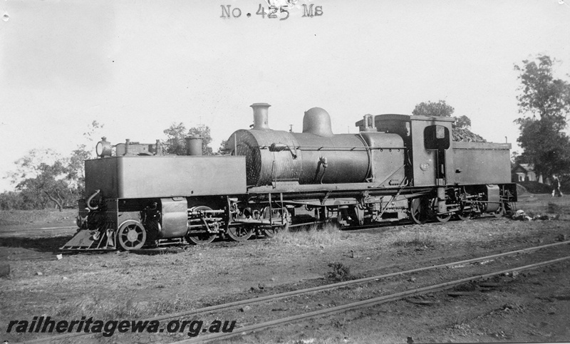 P01396
MS class 425 Garratt loco, Midland Junction, front and side view. Same as P7588
