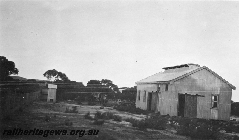 P01423
2 of 4 images of the buildings and other structures at the Ravensthorpe station precinct, HR line, loco workshops, side and end view
