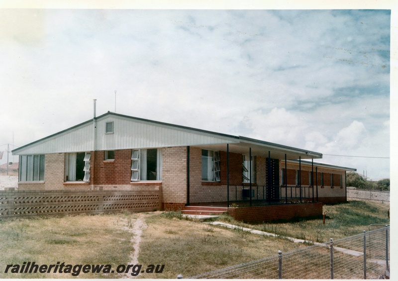 P01484
Railway Barracks, Geraldton, as new brick building, end and front view
