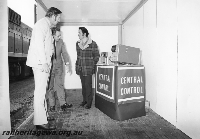 P01526
Minister for Railways, Mr R. O'Connor, at a display of the radio control of a J class loco
