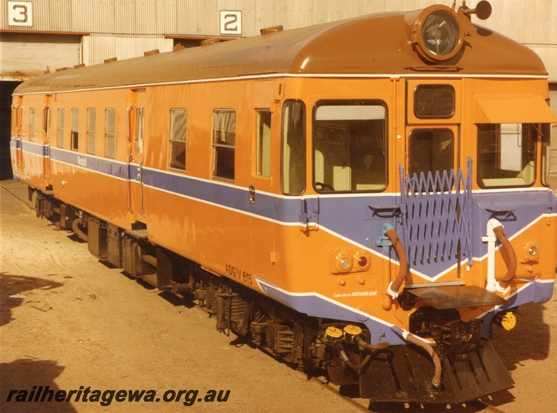 P01572
ADG class 615, newly painted in the Westrail livery, side and front view.
