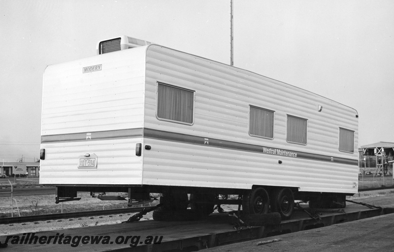 P01576
Caravan, 