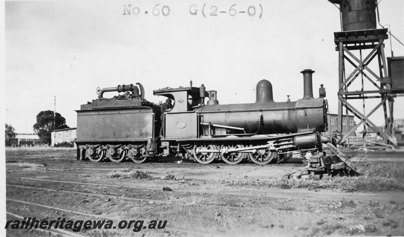 P01639
G class 60, small water tower, side view
