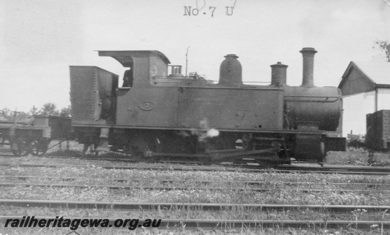 P01653
U class 7 with crane removed, shunters float, Midland Junction, ER line, side view, c1926.
